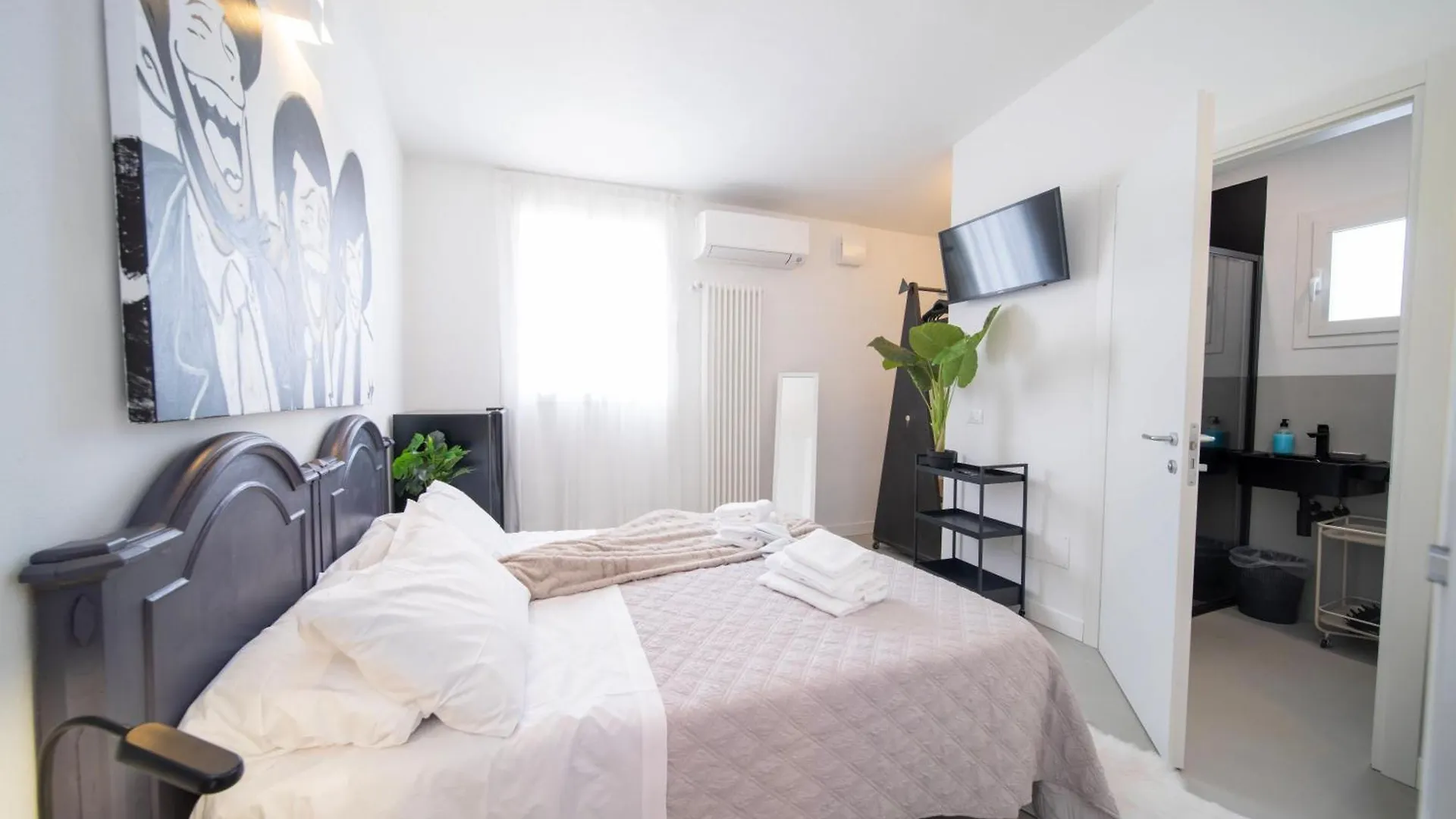 Corte Genovesa Rooms I Destiny Home فيرونا بيت ضيافة